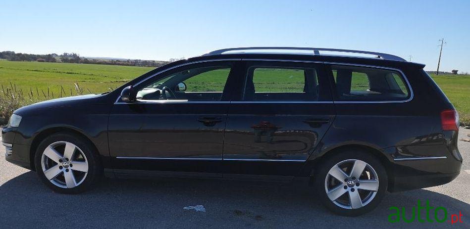 2006' Volkswagen Passat Variant photo #2