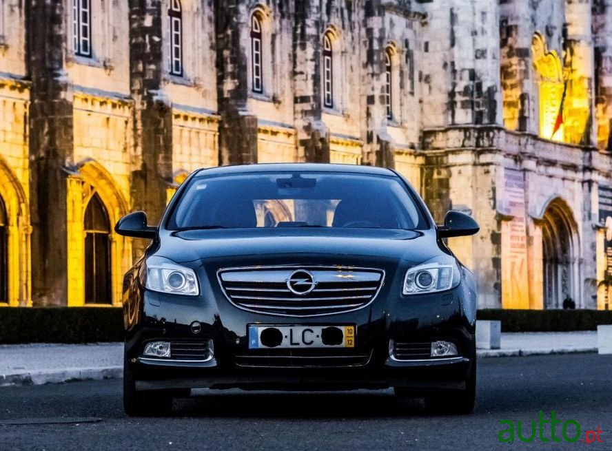 2010' Opel Insignia photo #4