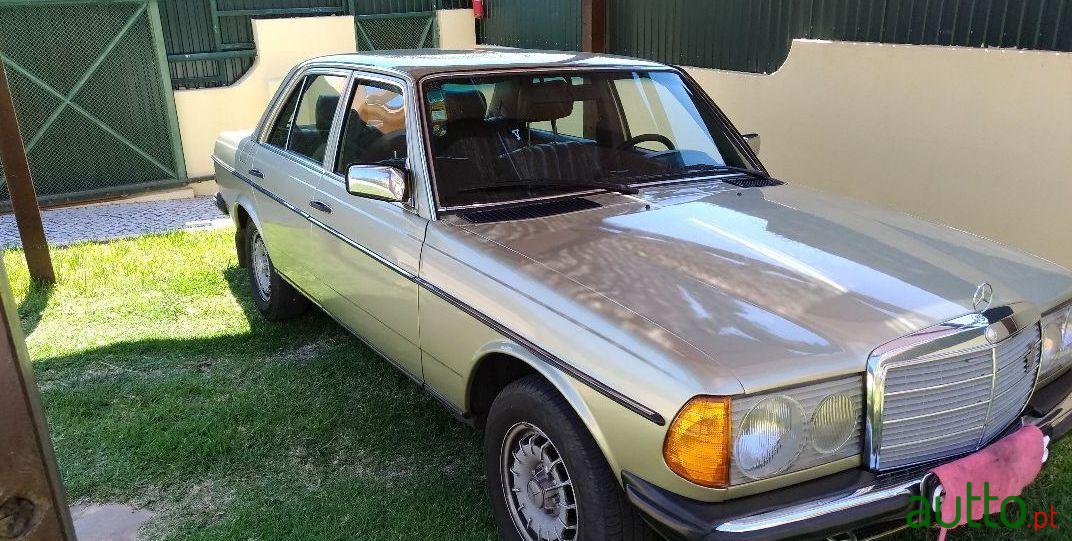 1981' Mercedes-Benz 300 W123 Limousine photo #1