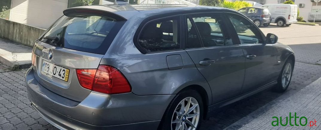 2010' BMW 316 photo #3