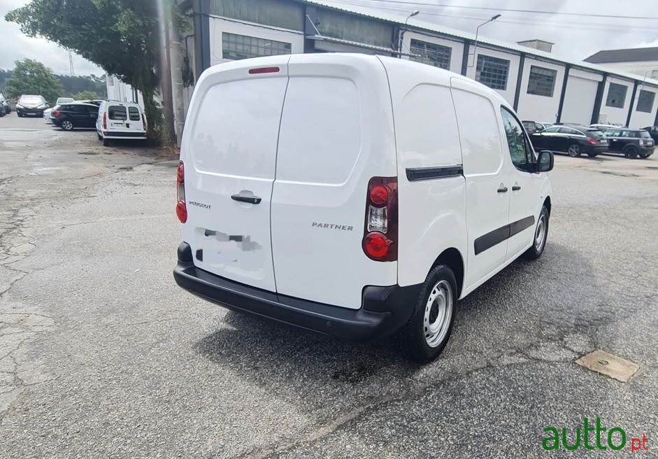 2017' Peugeot Partner photo #4