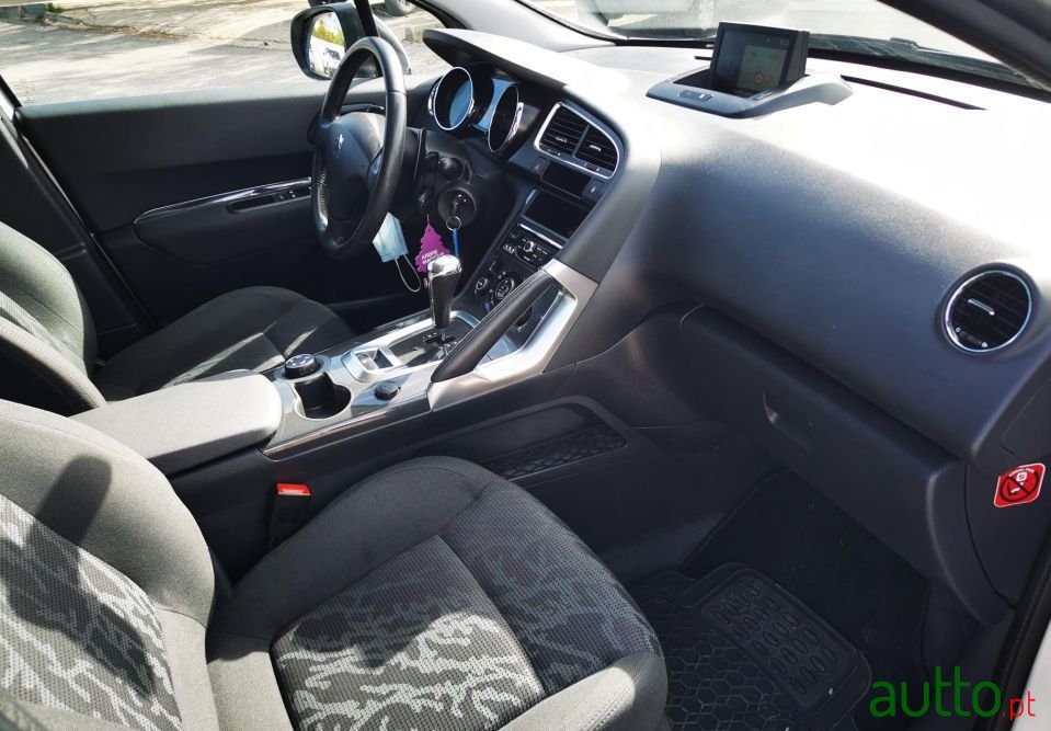 2013' Peugeot 3008 photo #5