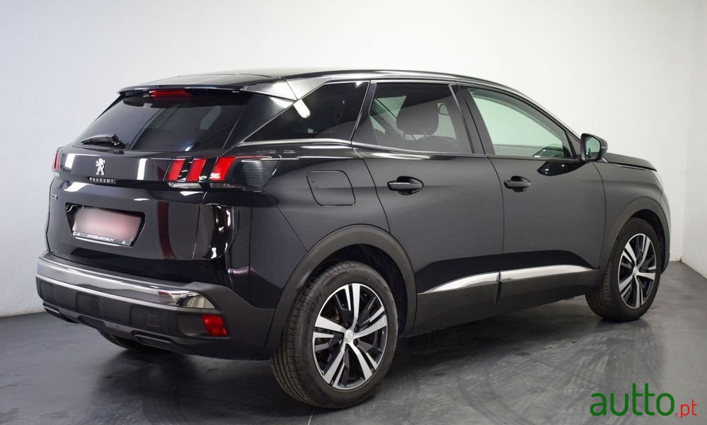 2020' Peugeot 3008 photo #3