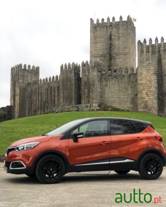 2014' Renault Captur Sport photo #1