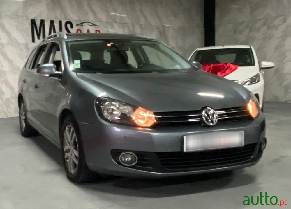 2010' Volkswagen Golf Variant photo #2