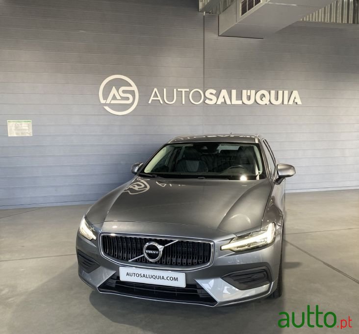 2019' Volvo V60 photo #1