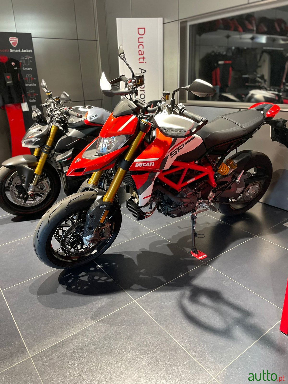 2023' Ducati Hypermotard 950 SP photo #2