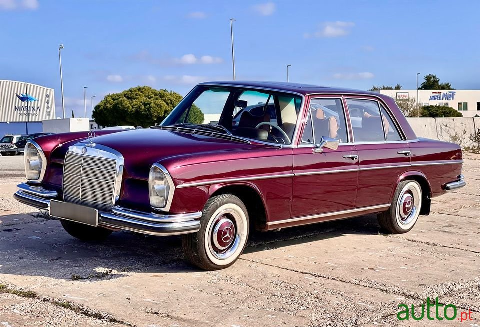 1967' Mercedes-Benz 250 photo #1