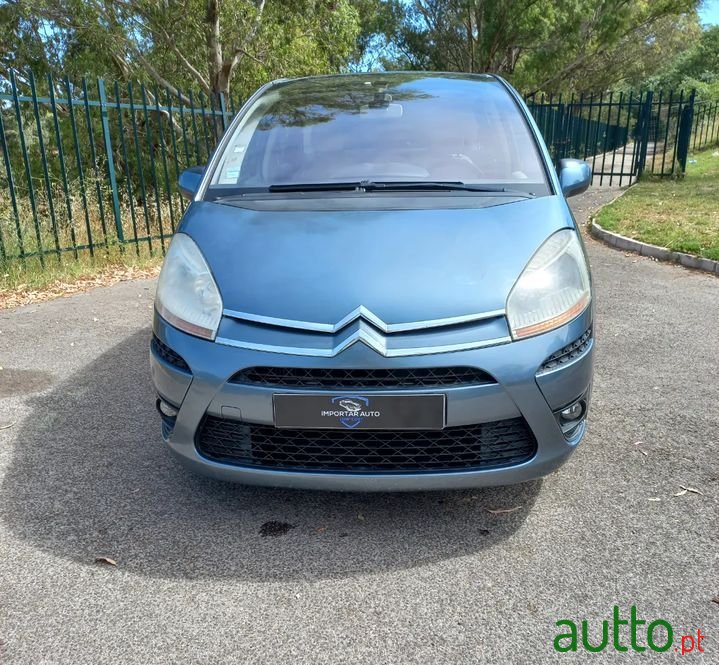 2008' Citroen C4 Picasso photo #2