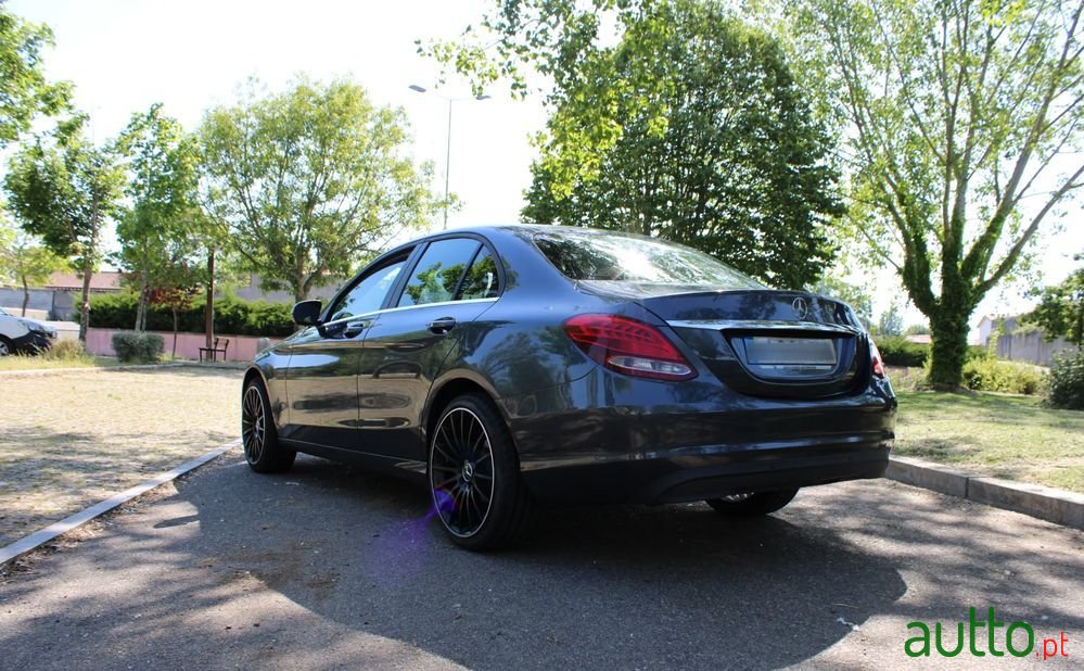 2015' Mercedes-Benz Classe C photo #2