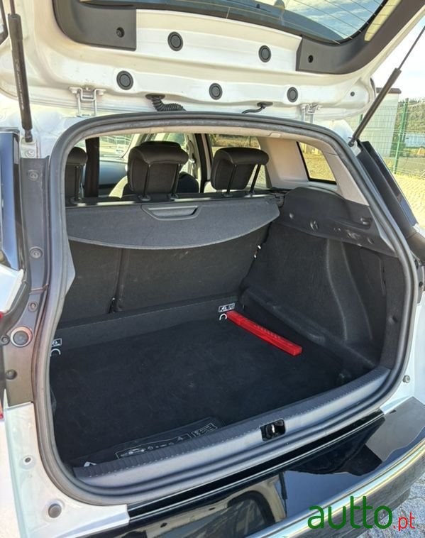 2018' Renault Clio Sport Tourer photo #6