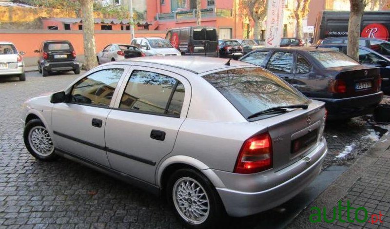 2000' Opel Astra 1.4 Club photo #1