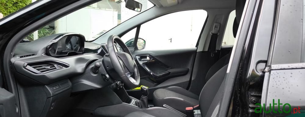 2015' Peugeot 208 1.6 Bluehdi Active photo #4