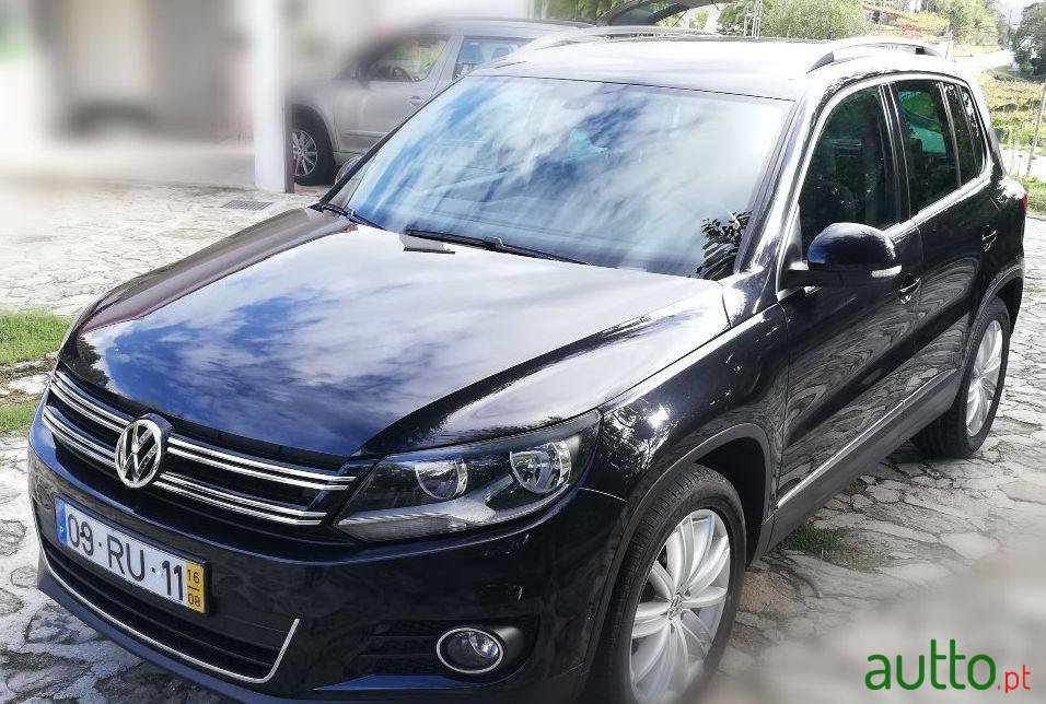 2016' Volkswagen Tiguan photo #3