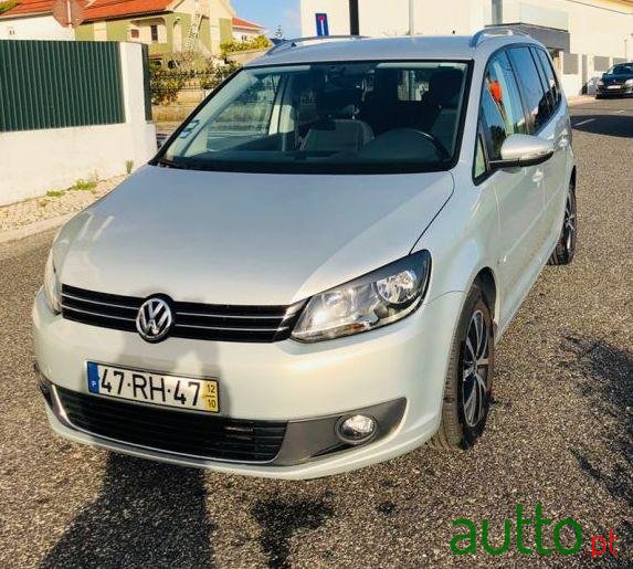 2012' Volkswagen Touran photo #1