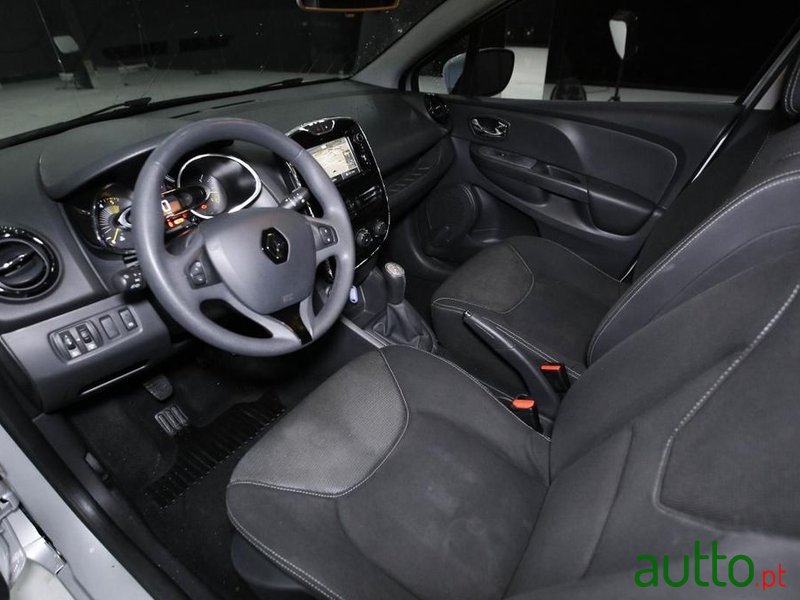 2013' Renault Clio photo #6