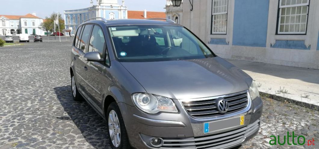 2006' Volkswagen Touran photo #5