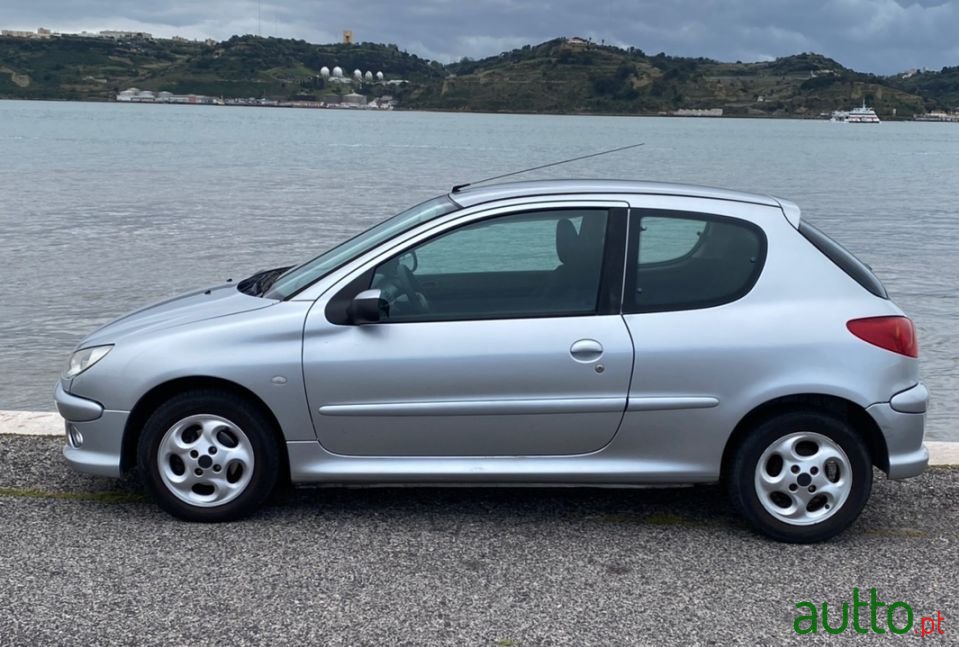 2005' Peugeot 206 photo #3