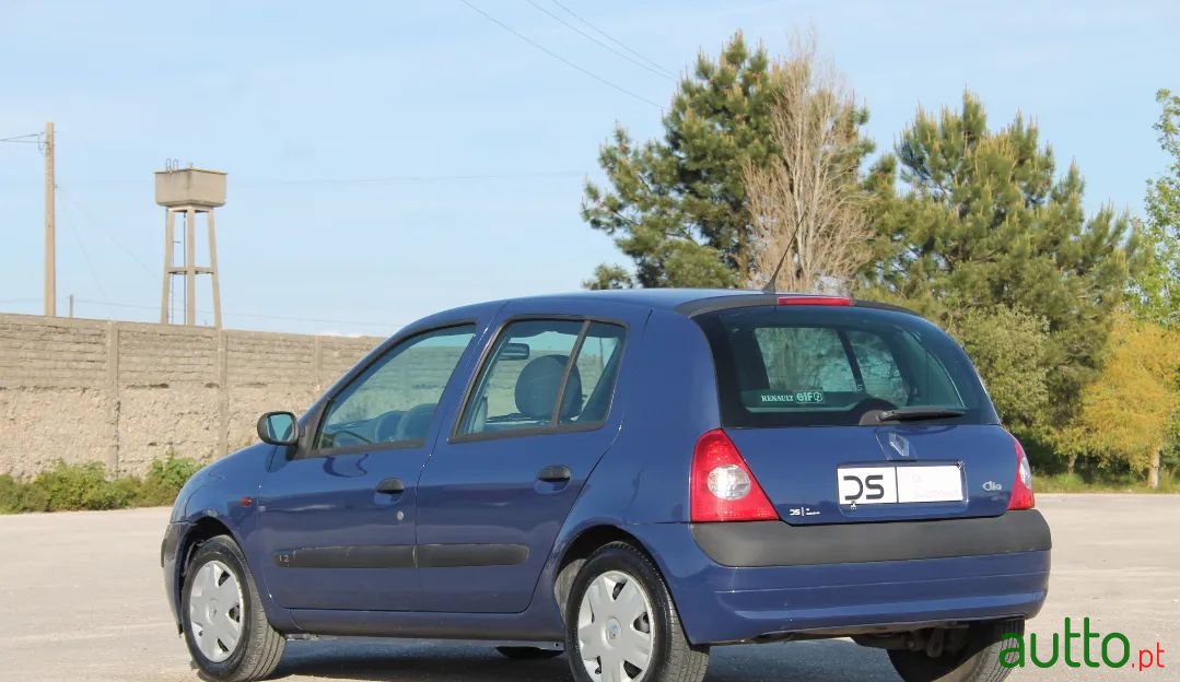 2001' Renault Clio photo #4