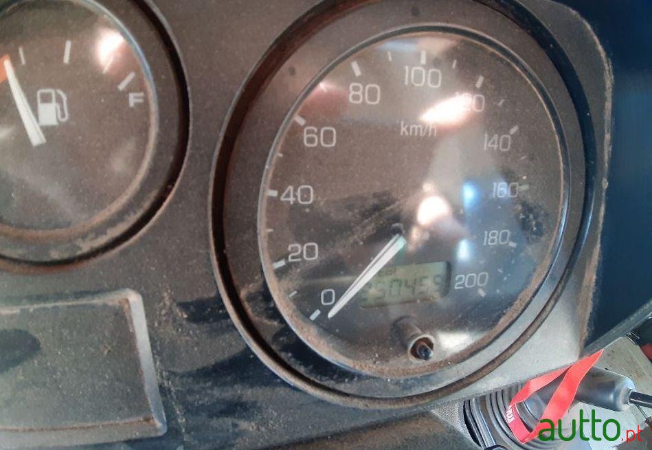 2001' Land Rover Defender Td5 photo #3