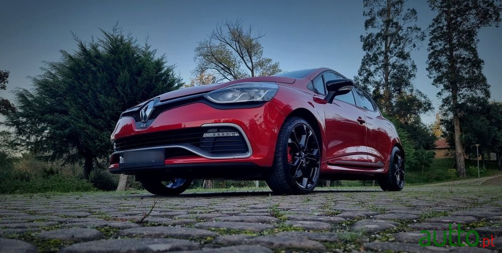 2014' Renault Clio photo #2