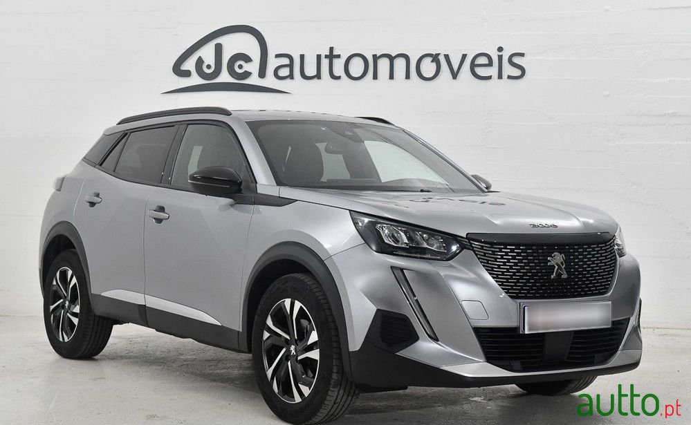 2023' Peugeot 2008 photo #1