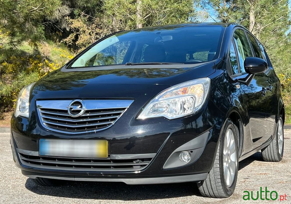 2010' Opel Meriva 1.3 Cdti Cosmo S/S photo #2