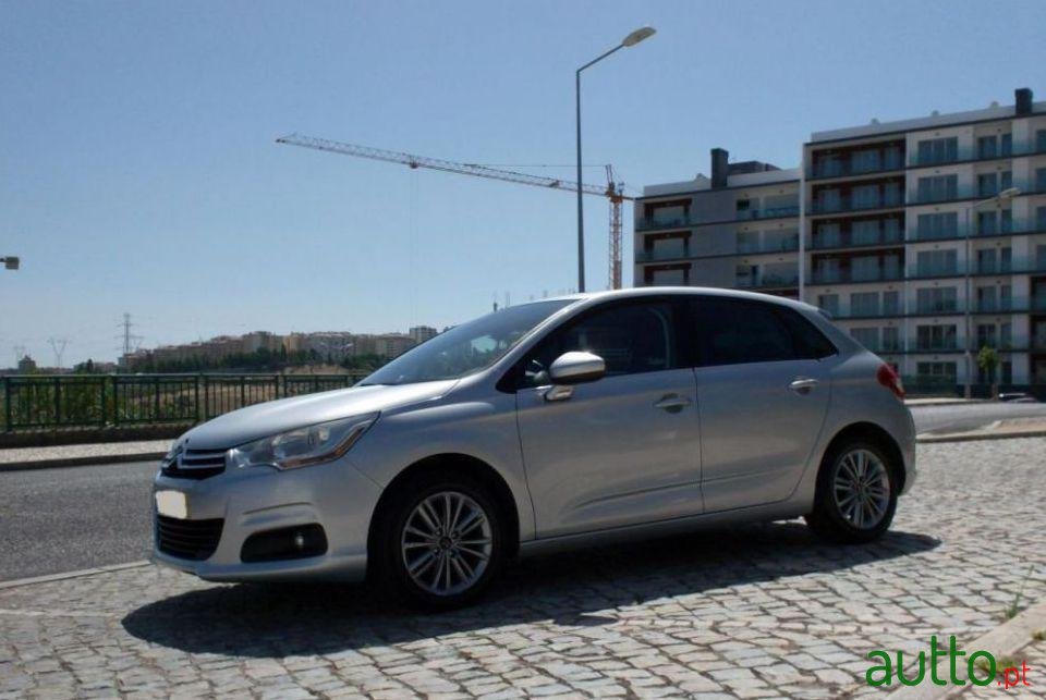 2012' Citroen C4 photo #1