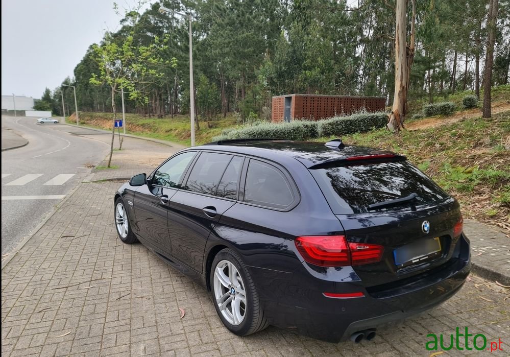 2015' BMW 520 D Pack M Auto photo #2