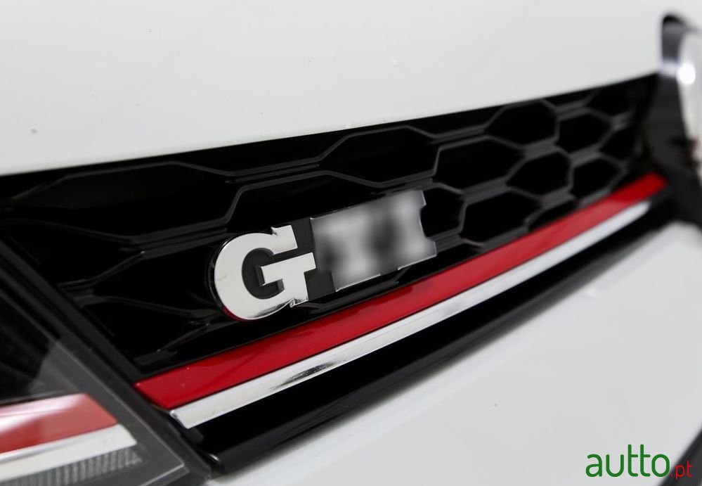 2017' Volkswagen Golf photo #5