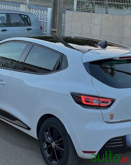 2017' Renault Clio photo #2