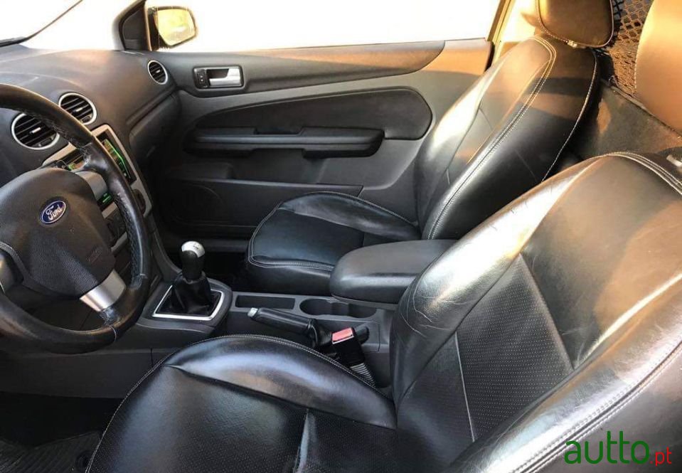 2005' Ford Focus photo #5