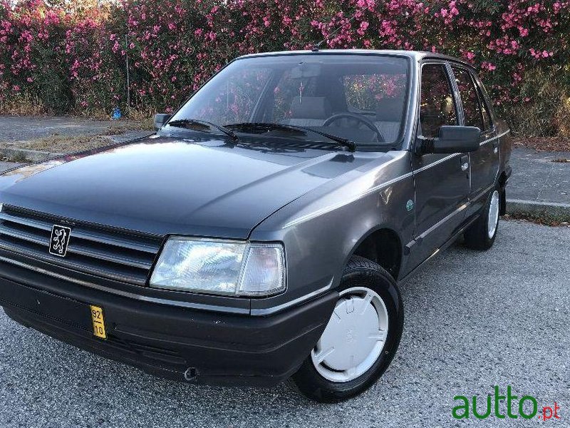 1992' Peugeot 309 photo #3