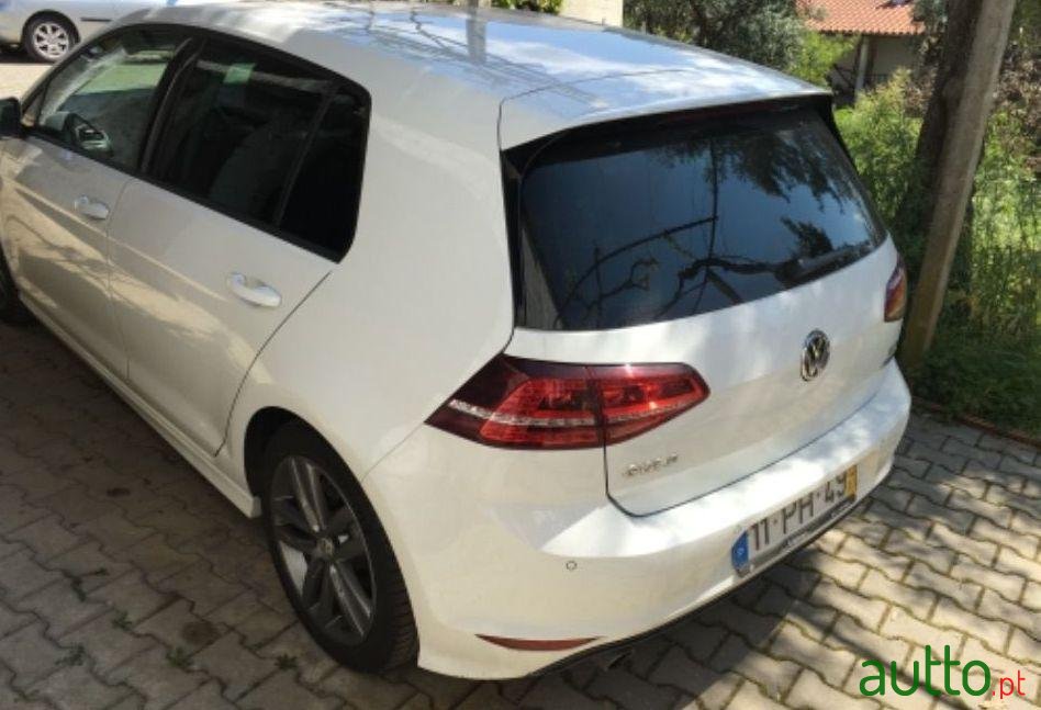 2014' Volkswagen Golf photo #2