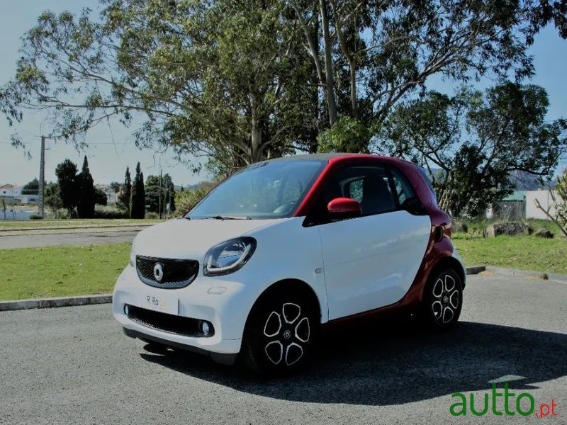 2019' Smart Fortwo photo #5