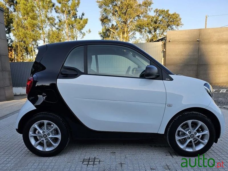 2019' Smart Fortwo 1.0 Passion 71 photo #4