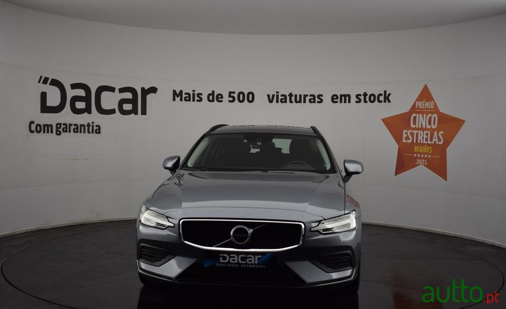 2019' Volvo V60 photo #2