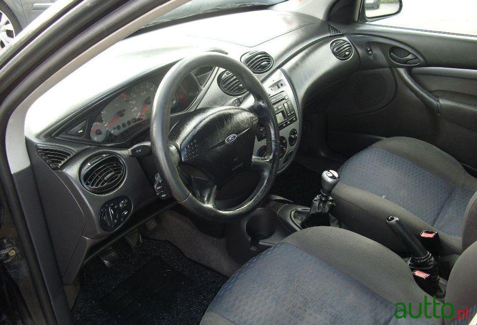 2001' Ford Focus Sw photo #1