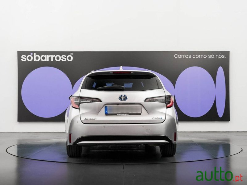 2020' Toyota Corolla Touring Sports photo #4