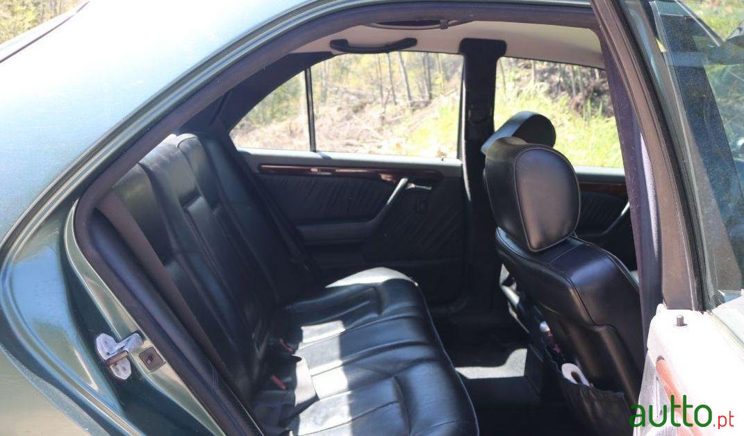 1993' Mercedes-Benz C-180 Elegance photo #2