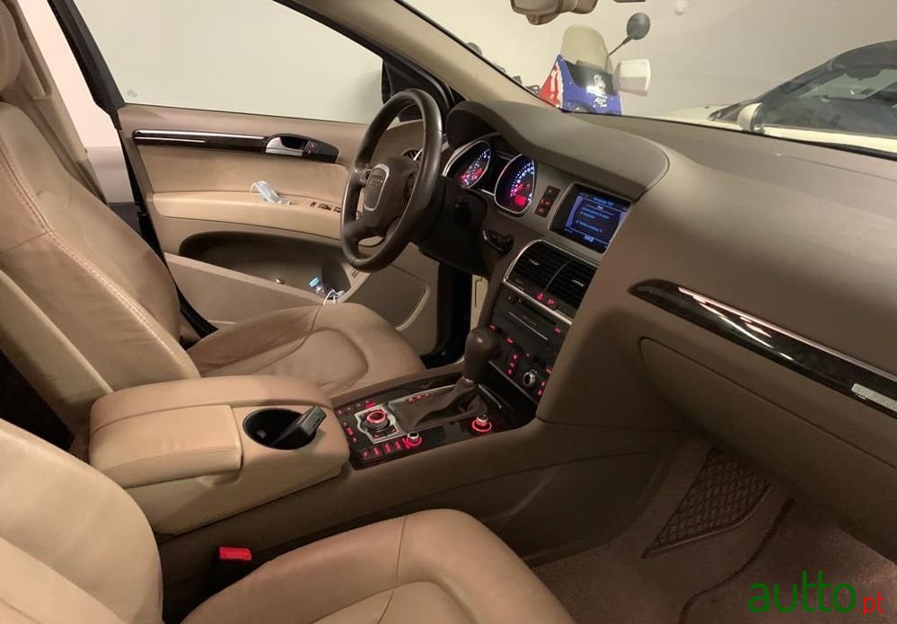 2011' Audi Q7 photo #6