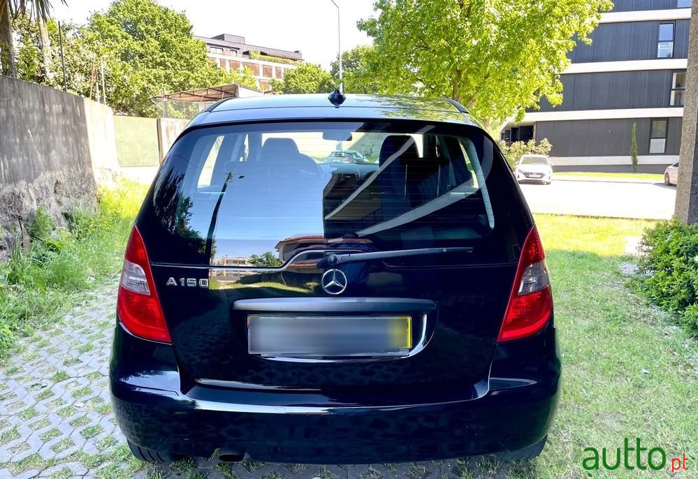 2009' Mercedes-Benz A 150 photo #2