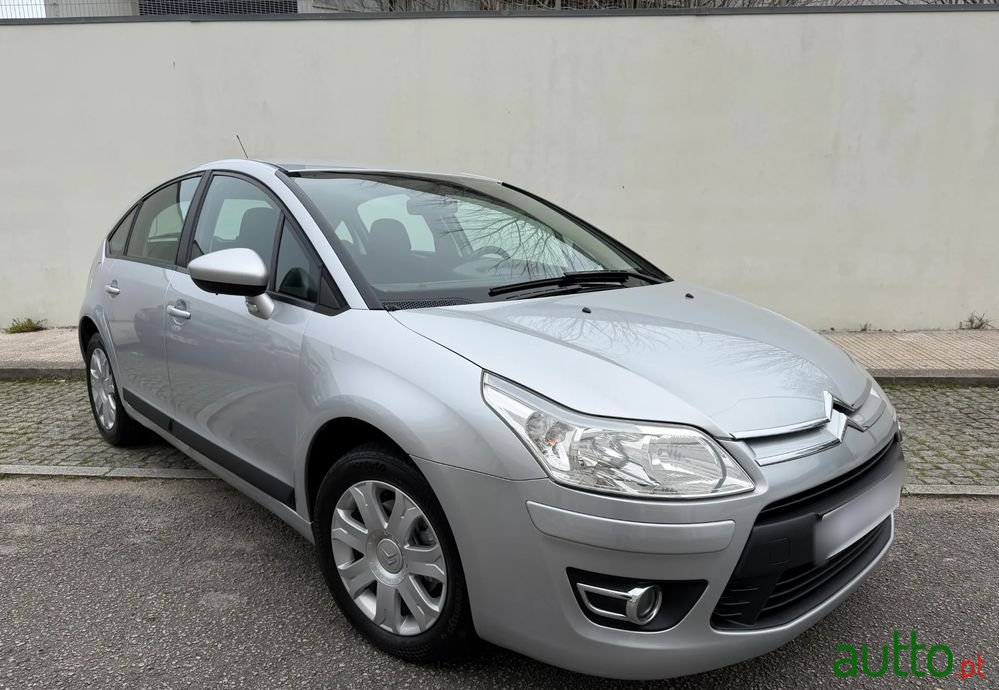 2009' Citroen C4 1.6 Hdi 110 Sx photo #1
