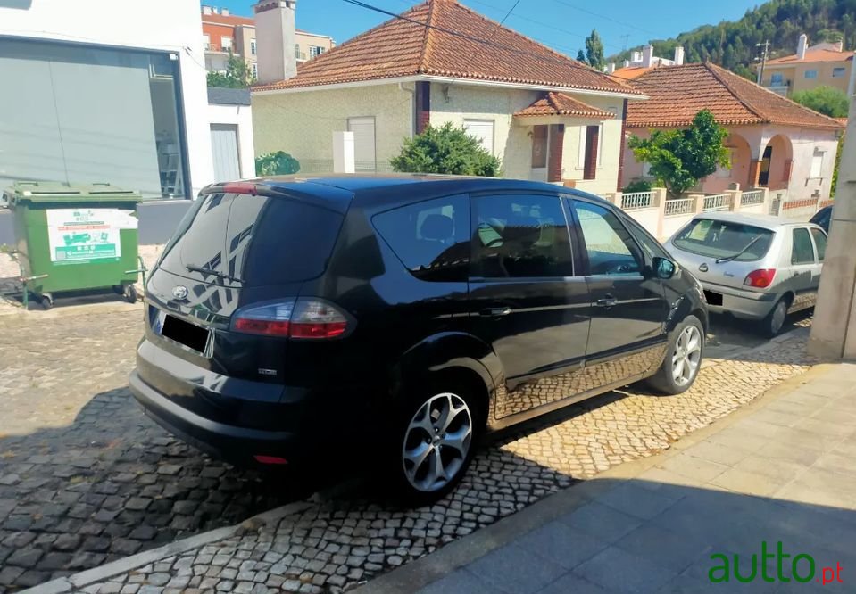 2009' Ford S-Max photo #3