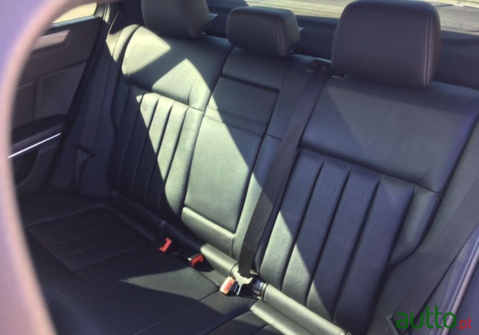 2015' Mercedes-Benz E-300 photo #6