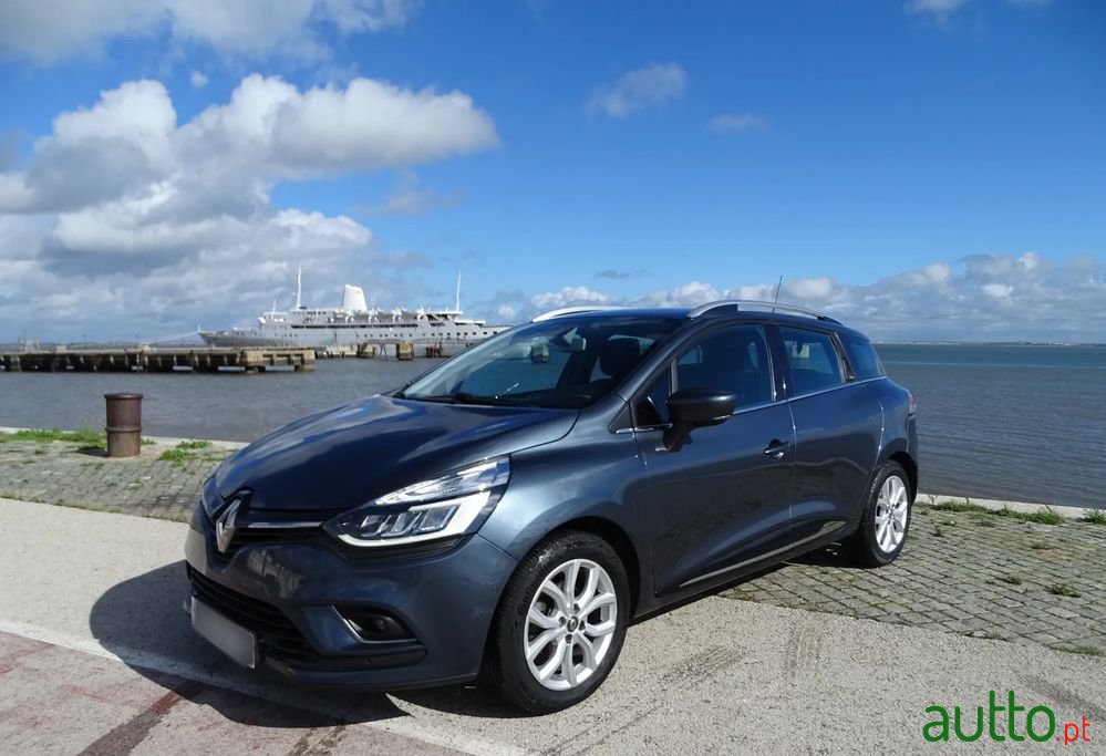 2018' Renault Clio Sport Tourer photo #1