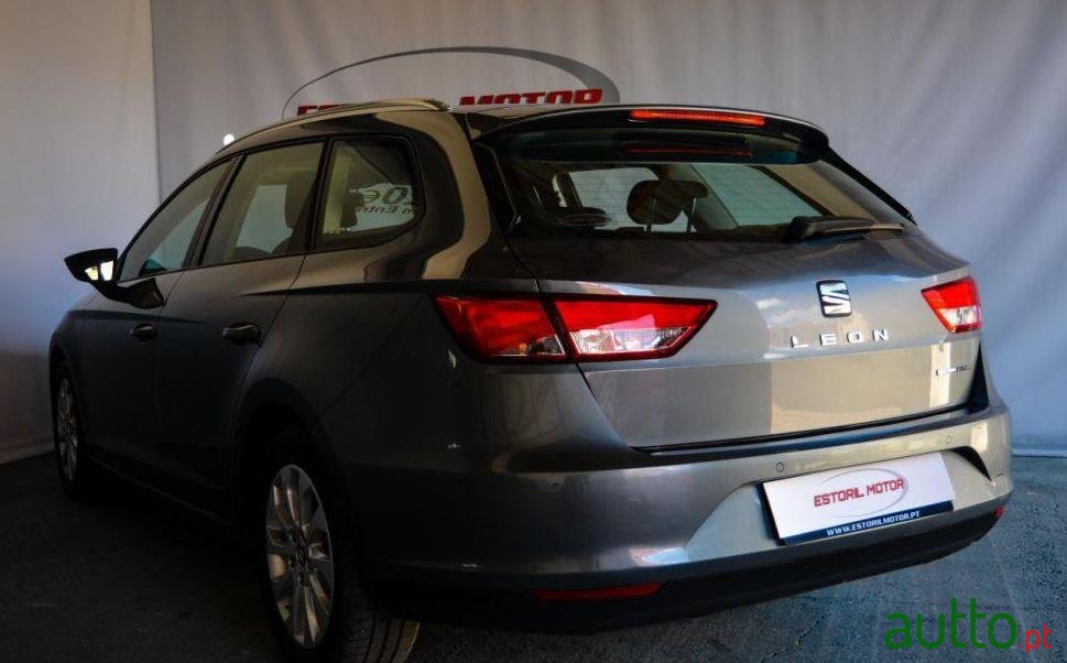 2015' SEAT Leon photo #2