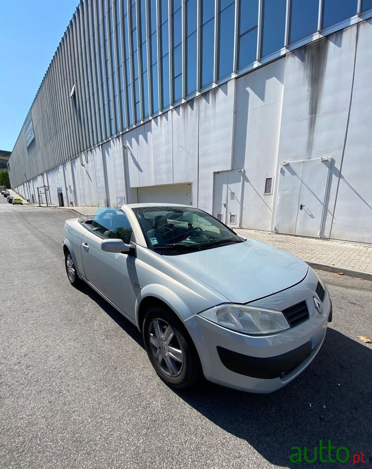 2004' Renault Megane photo #2