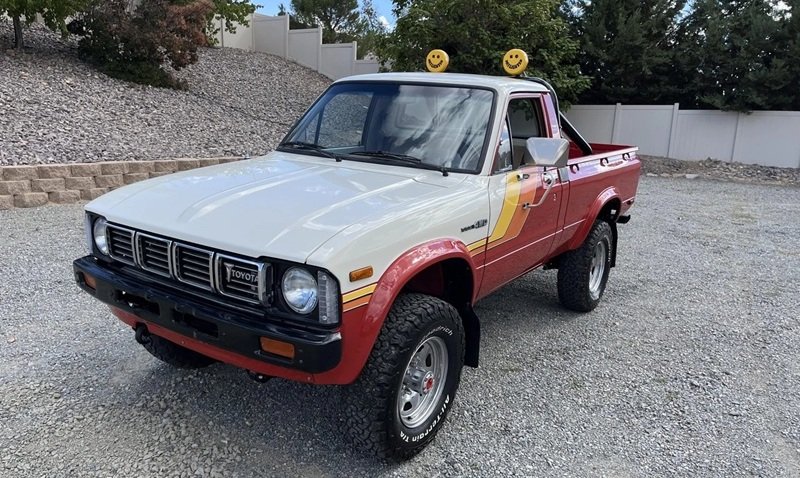 Uma viagem no tempo: A Toyota Hilux com uma nova pele de época