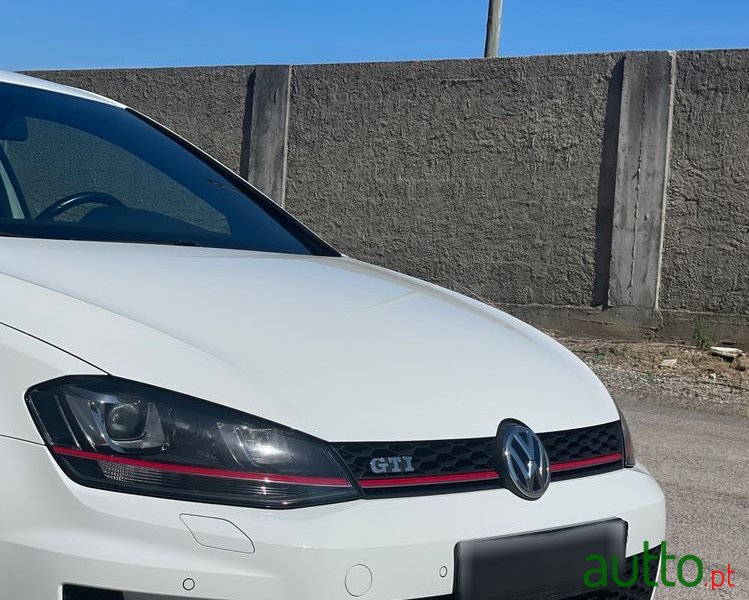 2016' Volkswagen Golf photo #2